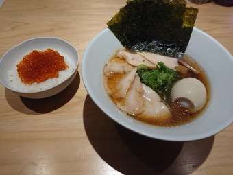 銀座裏庭 ランチ 特製ラーメン いくら丼