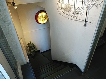 京橋ランチ 3丁目のカレー屋さん 店内 店頭