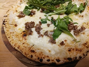 銀座 いぞら ピザランチ サルシッチャ