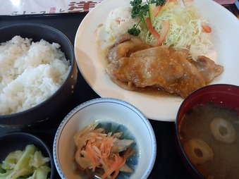 笠間 カントリークラブ ザ・レイクス 昼飯 生姜焼き