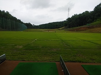 静ヒルズカントリークラブ 練習場 ドライビングレンジ