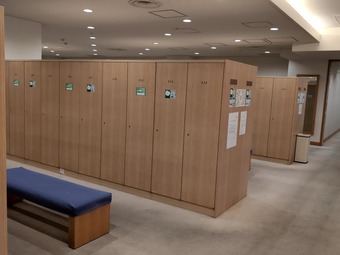 ロッカー室 鴨川カントリークラブ昼飯付き激安 アコーディア