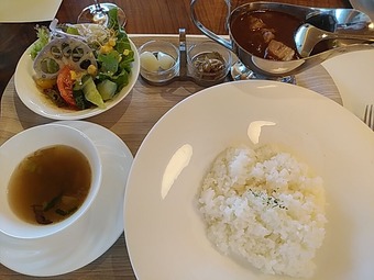 ザロイヤルゴルフ The ROYAL 昼飯 ビーフカレー