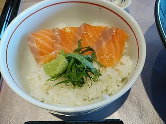 サーモン丼 長太郎カントリークラブ 千葉 ランチ おろし蕎麦