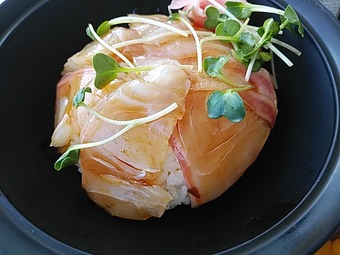 若洲ゴルフリンクス 東京 ランチ 季節のべっこう丼と豚汁セット