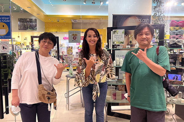 ハワ恋のサーシャさんと写真を撮っていただきました 3