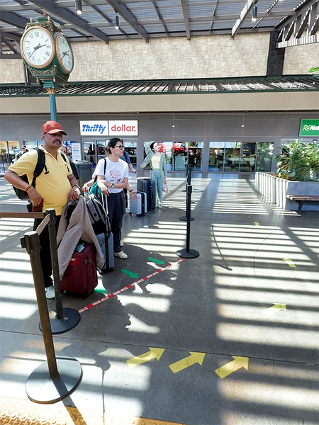 カフルイ空港でレンタカー カフルイ空港でレンタカー 06