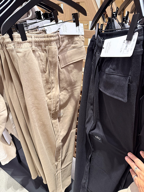 日本未進出】アラモアナセンターのアロヨガ (alo yoga) で最新ウェアを