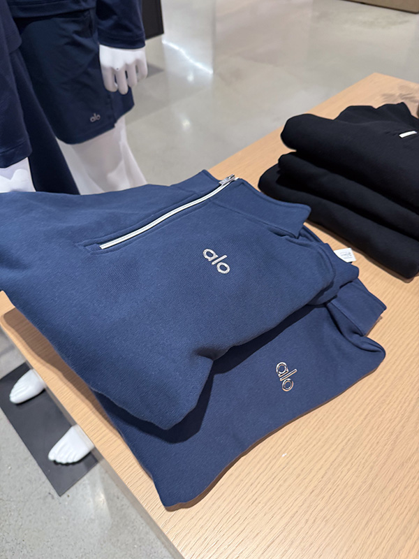 日本未進出】アラモアナセンターのアロヨガ (alo yoga) で最新ウェアを