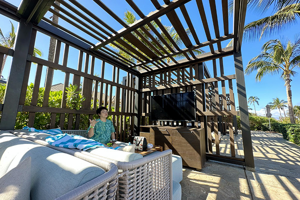 ヒルトンマウイのプールのジャグジーカバナ 2