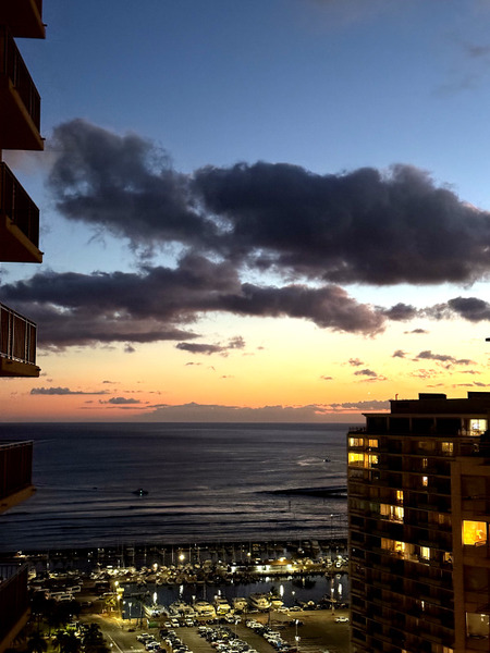 グランドワイキキアン ラナイからの夕景 2