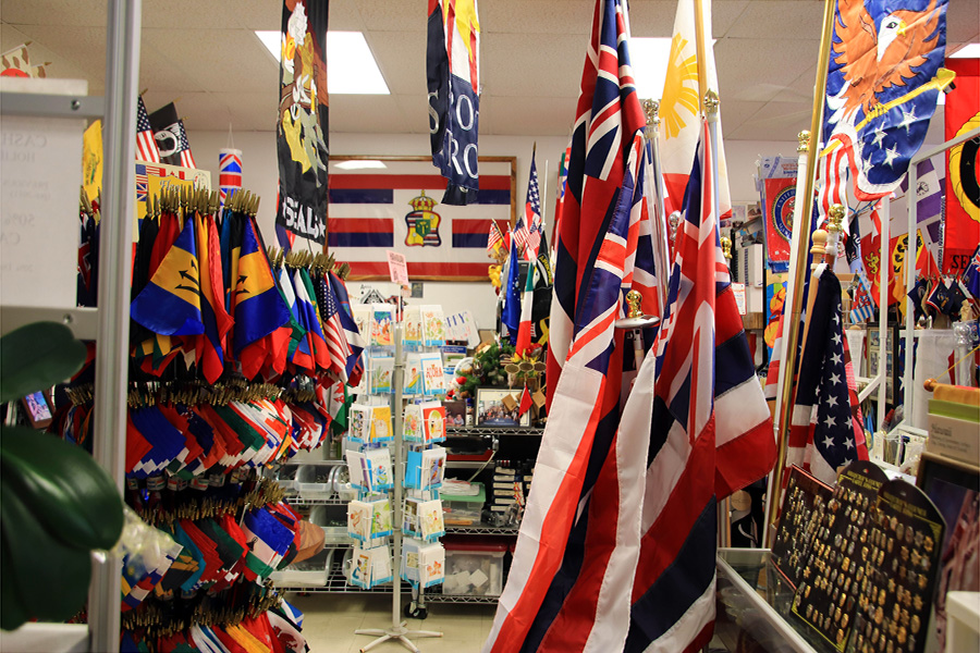 19ハワイ旅 アイエアの超ローカルなショッピングセンターでハワイ州の州旗を買う 一日 一ハワイ ハワイブログ