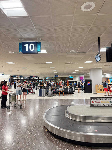 コナ空港からホノルル空港へ移動 09