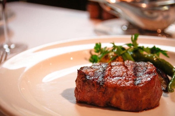 Hy's steak houseの姉妹店 AKARENGA STEAK HOUSE2