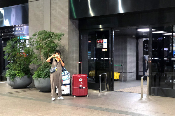 成田到着2