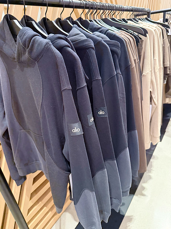 日本未進出】アラモアナセンターのアロヨガ (alo yoga) で最新ウェアを