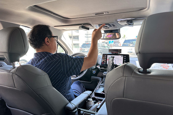 ハナタクシーでホノルル空港へ 4