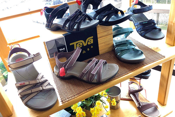 Teva 歩きやすい オシャレサンダル 3