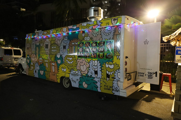 ワイキキの路地にできた屋台村 4