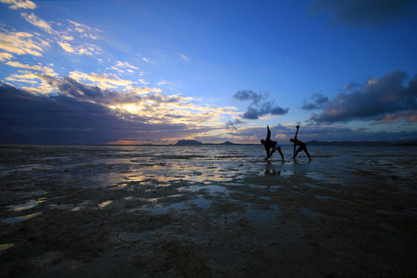 天国の海カネオヘサンドバー10年の水位 2012