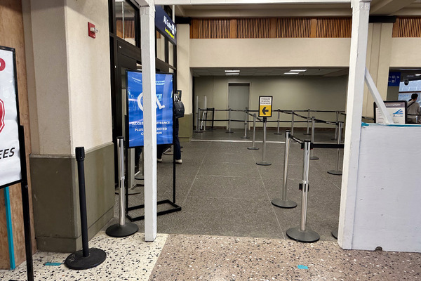 帰国日ホノルル空港へ 08