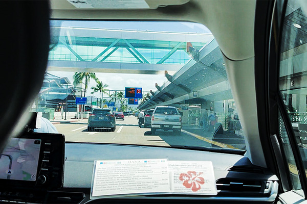 ハナタクシーでホノルル空港へ 3