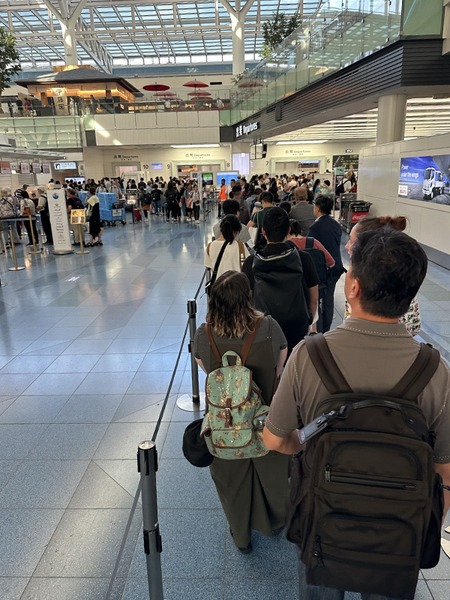 羽田空港JALサクララウンジ 2