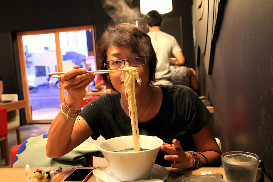 美味しいラーメン 黄金の豚 一日 一ハワイ ハワイブログ