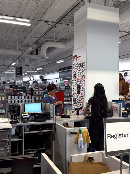 ワイキキクヒオ通りのノードストロームラック 8