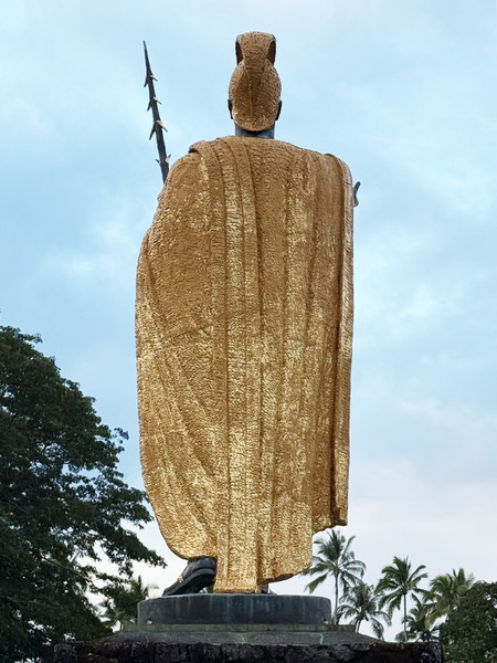 ヒロの街のカメハメハ大王像 7