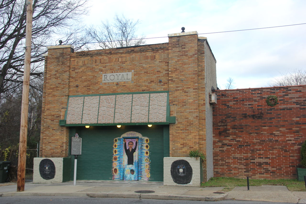 ロイヤル スタジオ Tシャツ Royal Studios 正規品 S 新品! ロイヤルスタジオ 新南部店・浜線店 | 熊本の振袖レンタル、着物