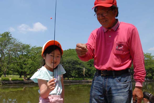 10 上尾丸山公園で開催したクチボソ釣り体験教室の報告です 埼玉県釣りインストラクター連絡機構です