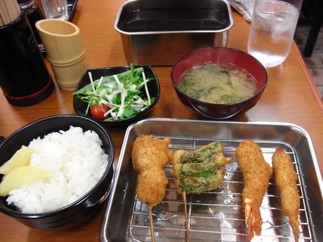 ワンコインランチ 500は 新世界串カツ京橋2ッー で ええ街大阪 うまいもん食べ歩き 呑み歩き