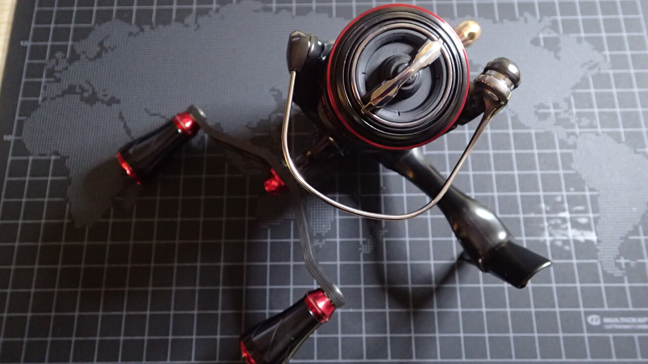 シマノ 20ヴァンフォードC2500SHG ベアリング追加美品 リールスタンド付 シマノ 20ヴァンフォードC2500SHG ベアリング追加美品 リールスタンド