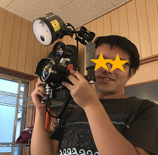 ニコノス