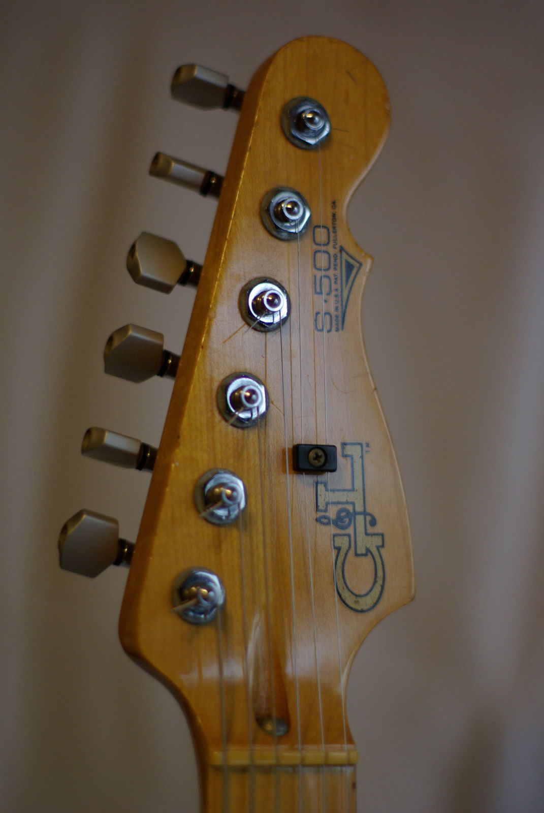 G&L S-500 : ジョニー・ギターウクレレ教室 音楽日和