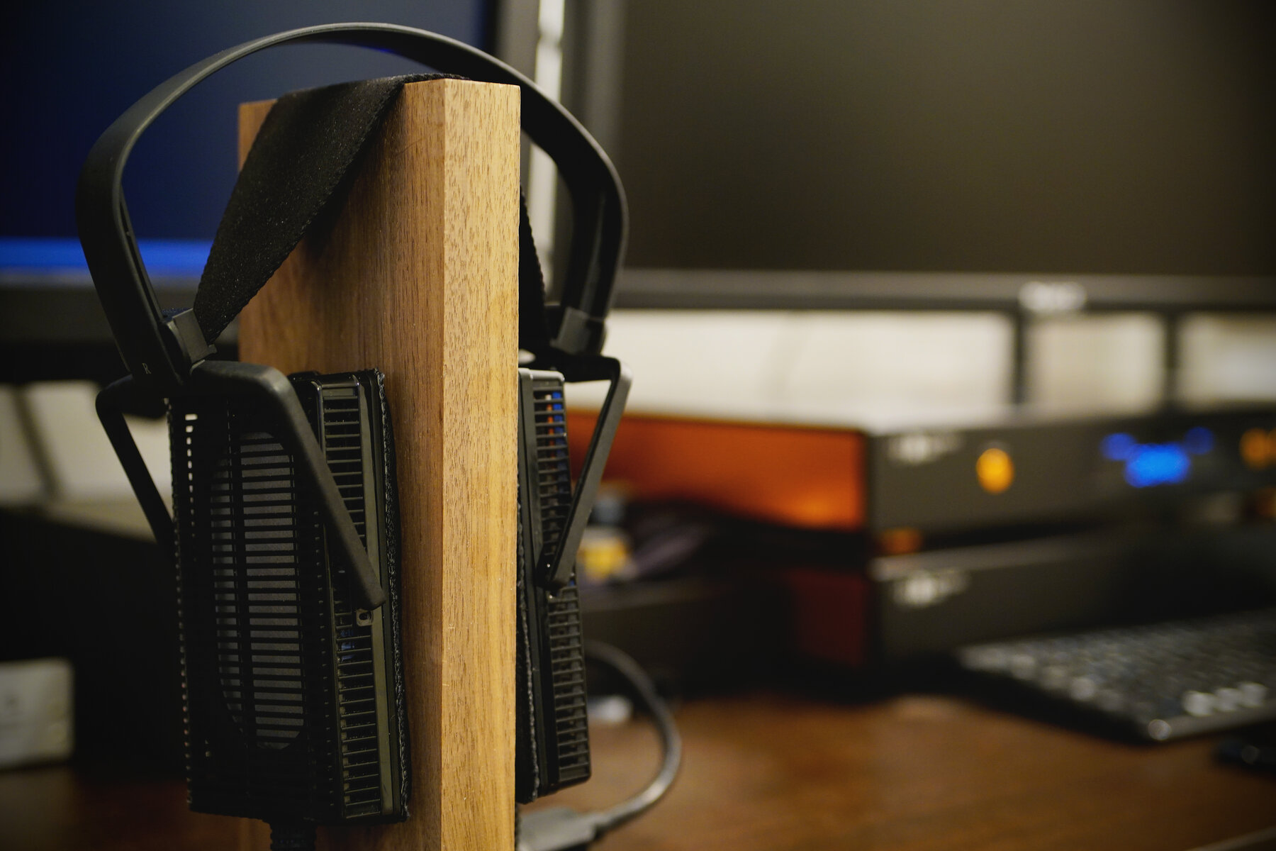 STAX SR-L300 & AIRBOW SRM-253s : On Age Audio STAX SR-L300 & AIRBOW SRM-253s : On Age Audio