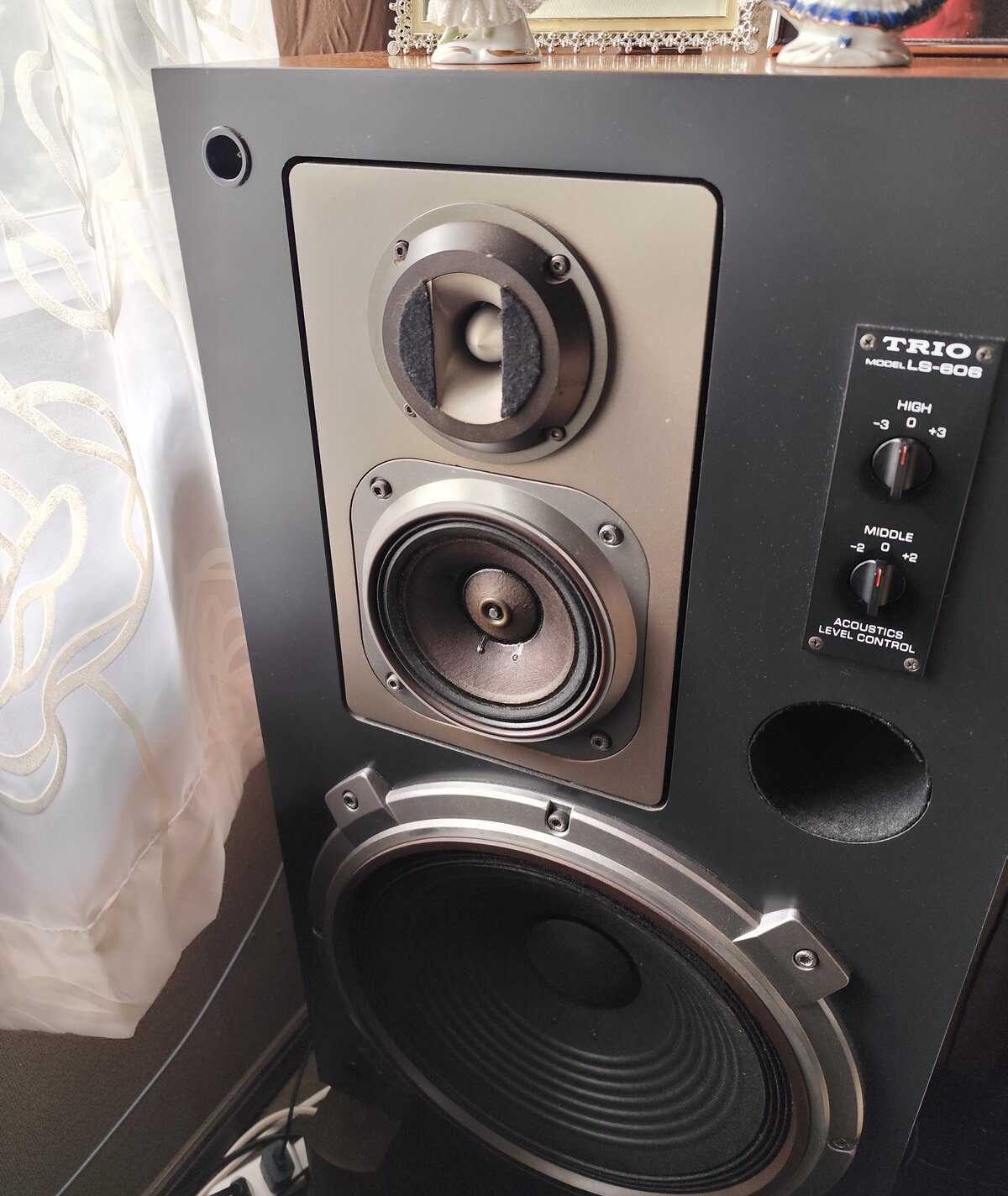 TRIO LS-10 : On Age Audio