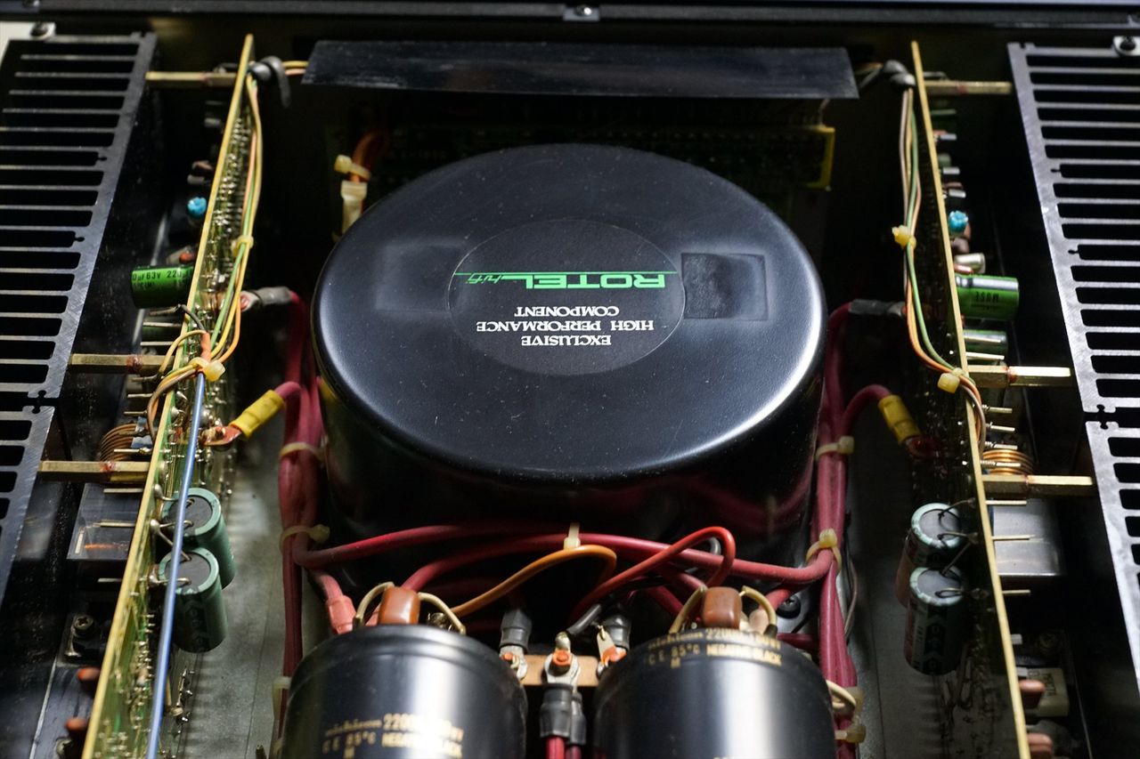 ROTEL RB-880 : On Age Audio ROTEL RB-880 : On Age Audio