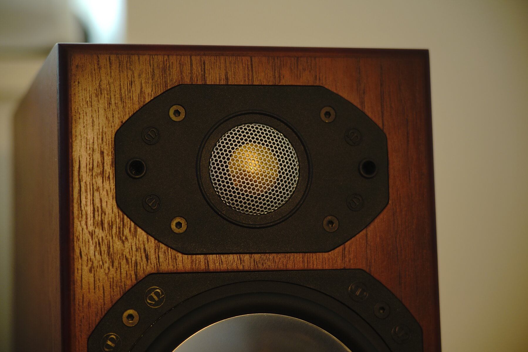 Monitor Audio Silver Studio1 : On Age Audio Monitor Audio Silver Studio1 : On Age Audio