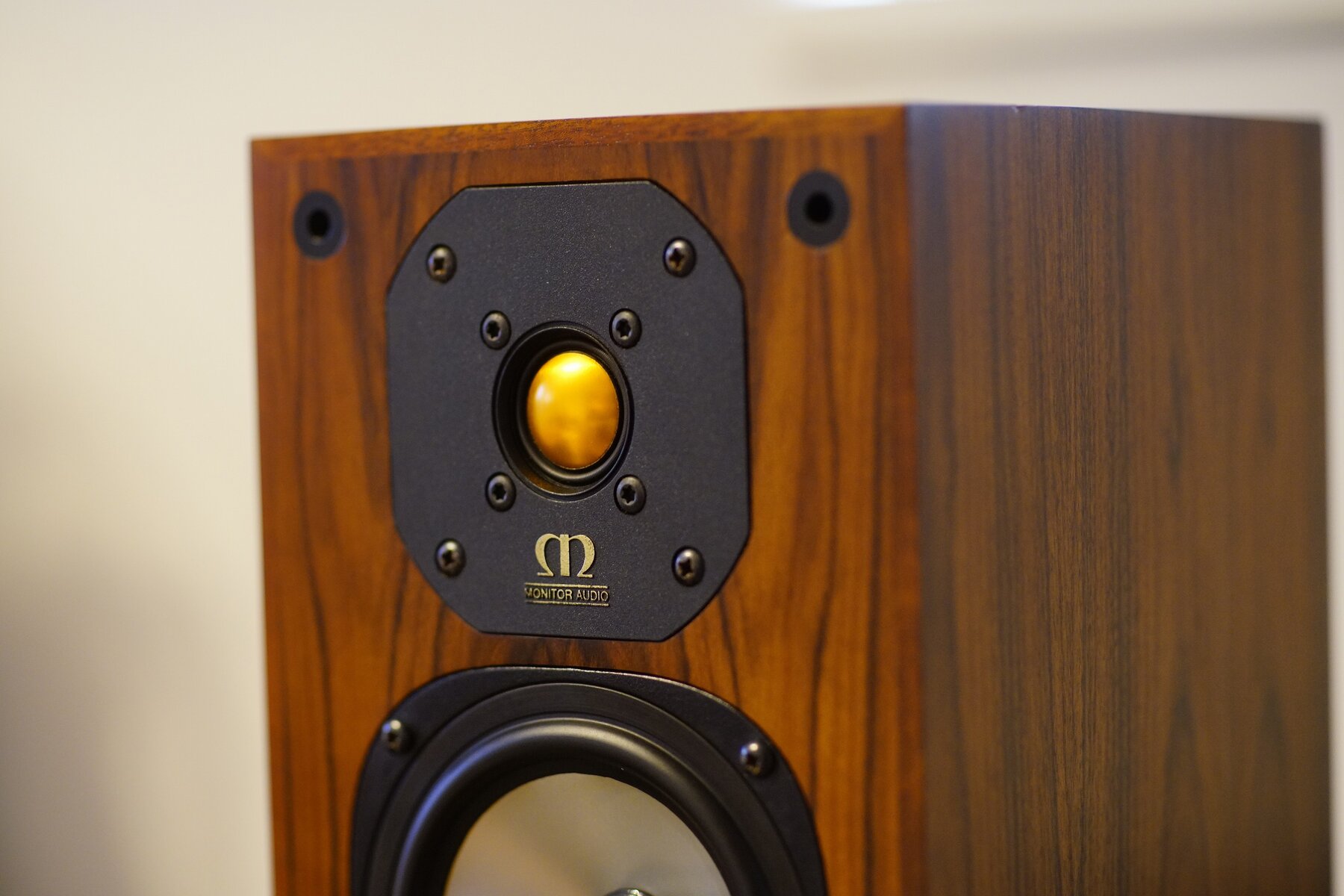 Monitor Audio Studio 5 II : On Age Audio