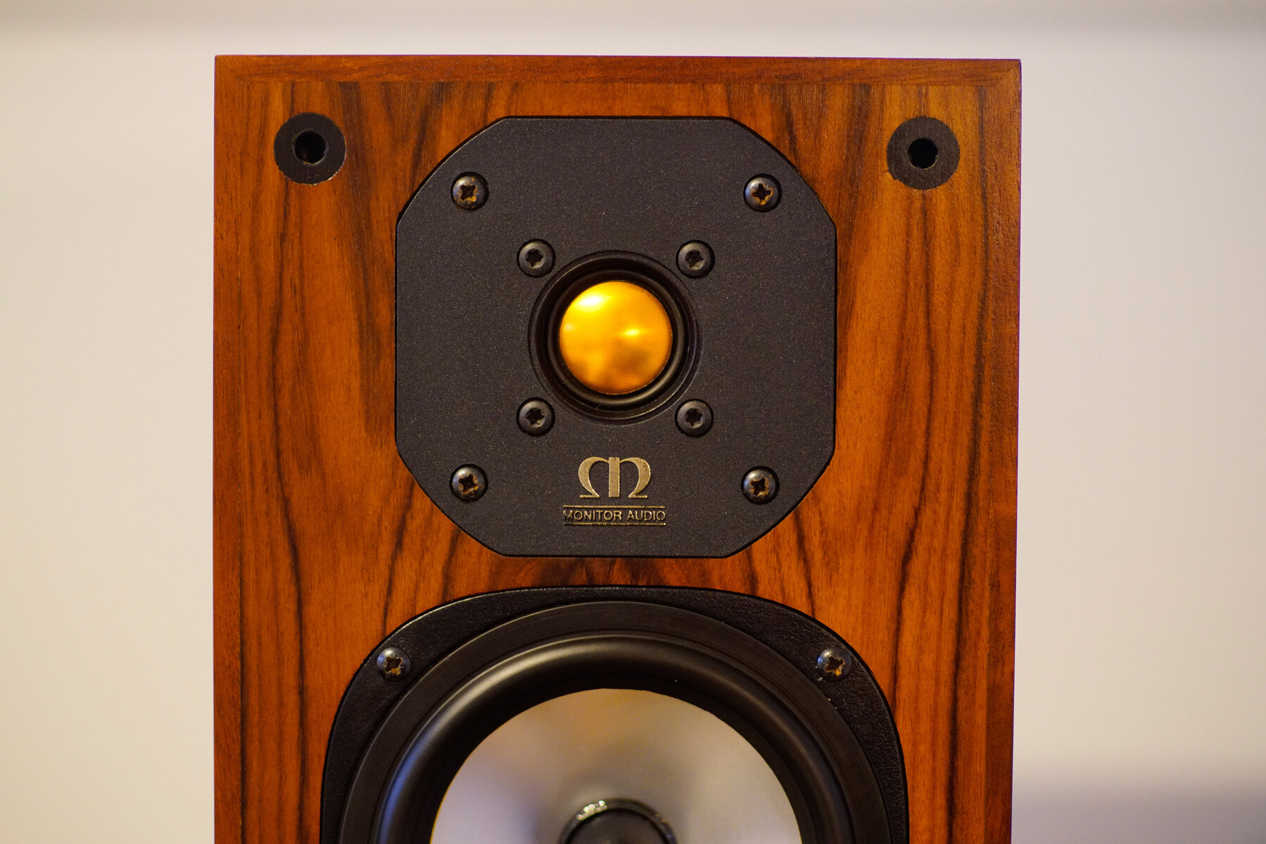Monitor Audio Studio 5 II : On Age Audio