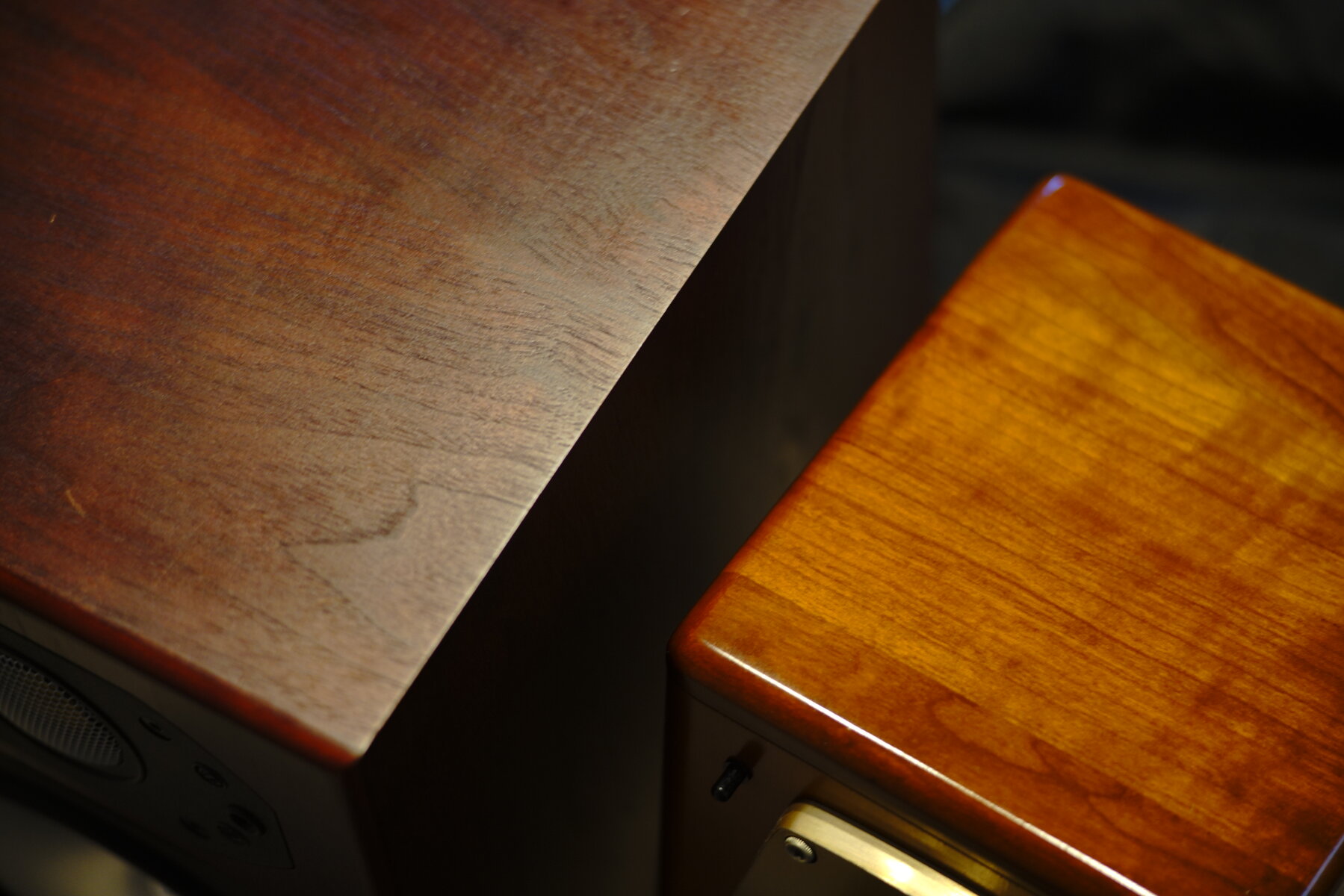 Victor と Monitor Audioを比較する : On Age Audio