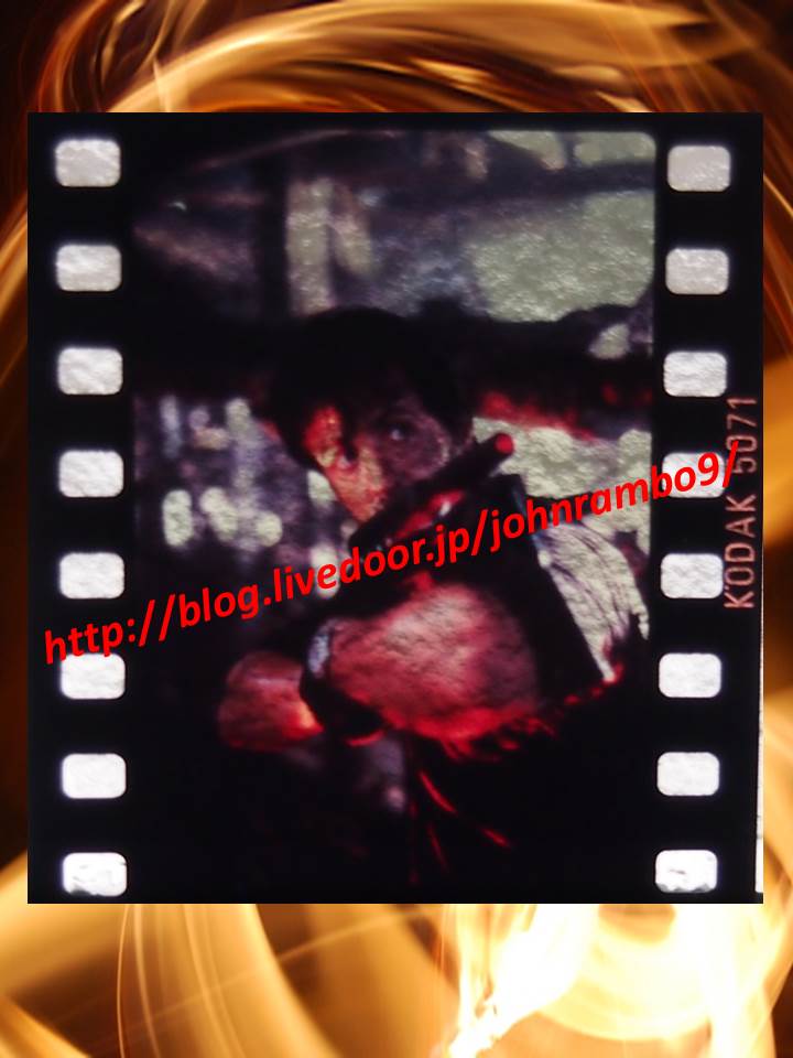 14 コブラ サブマシンガンを持つコブレッティ刑事のスライドポジ Sylvester Stallone S Memorabilia Blog シルベスター スタローンのメモラビリアブログ