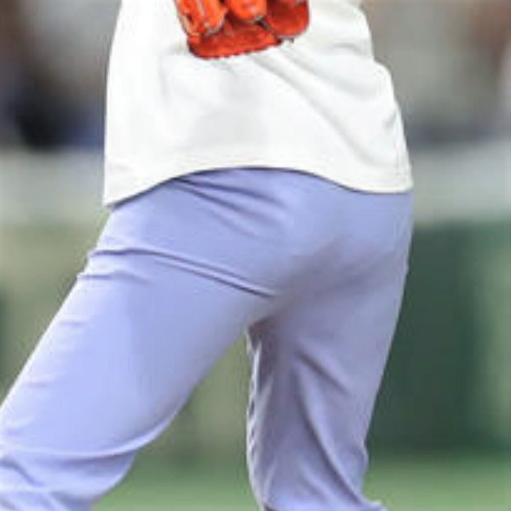 女子アスリート　透けパン 女子アナ【岩田絵里奈】サン、始球式！ジャージのお尻にパン線くっきり透けてしまう : 今日のパトロール日誌