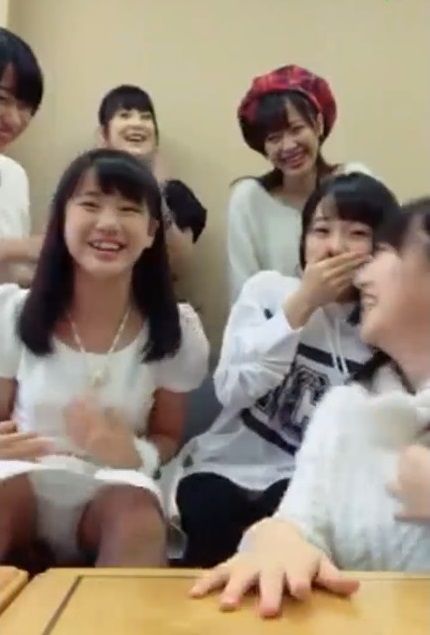 モーニング娘。　パンチラ 