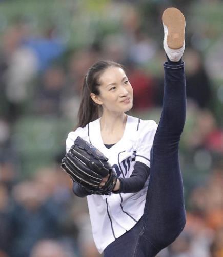荒川静香 サンの大リーグボールと 乳首とか股間とか 今日のパトロール日誌 荒川静香 サンの大リーグボールと 乳首とか股間とか 今日のパトロール日誌