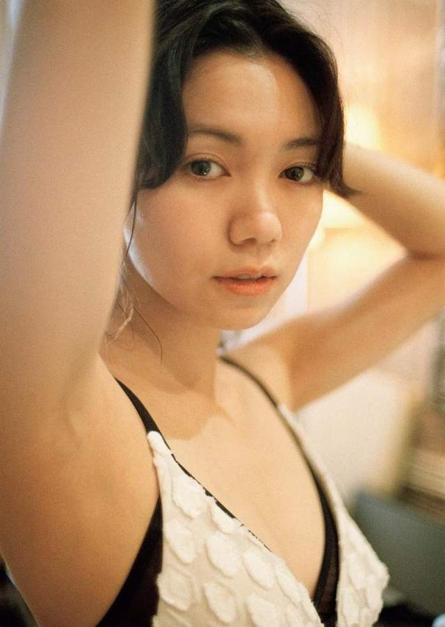 　乳首　二階堂 