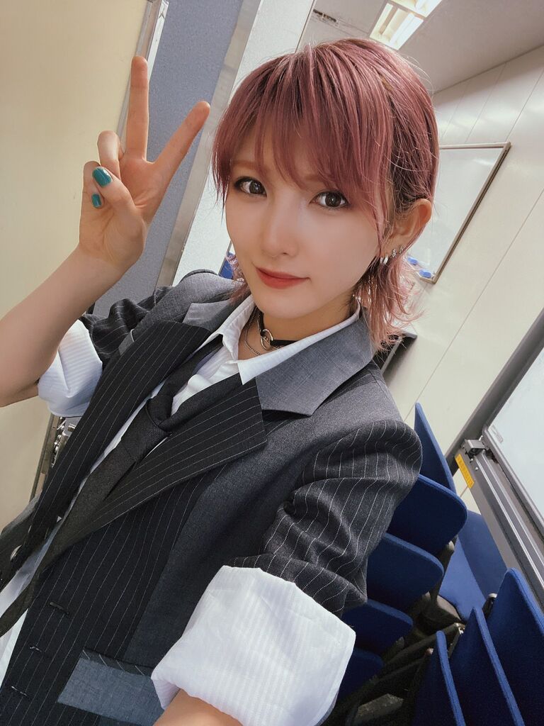 黒宮れい まんちら AKB48【大西桃香】サン、生パンチラ！？黒い見せパンの隙間に白パンがチラリ : 今日のパトロール日誌