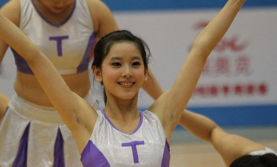 中国人　ロリ　脇毛 中国美少女ミルクティーちゃん、わき毛もキレイにセクシー衣装に ...